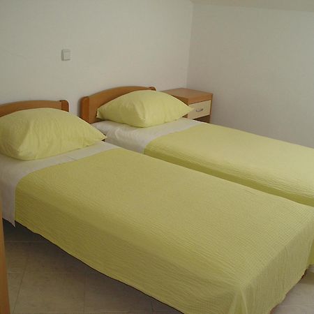 Apartments Luna Tisno Esterno foto