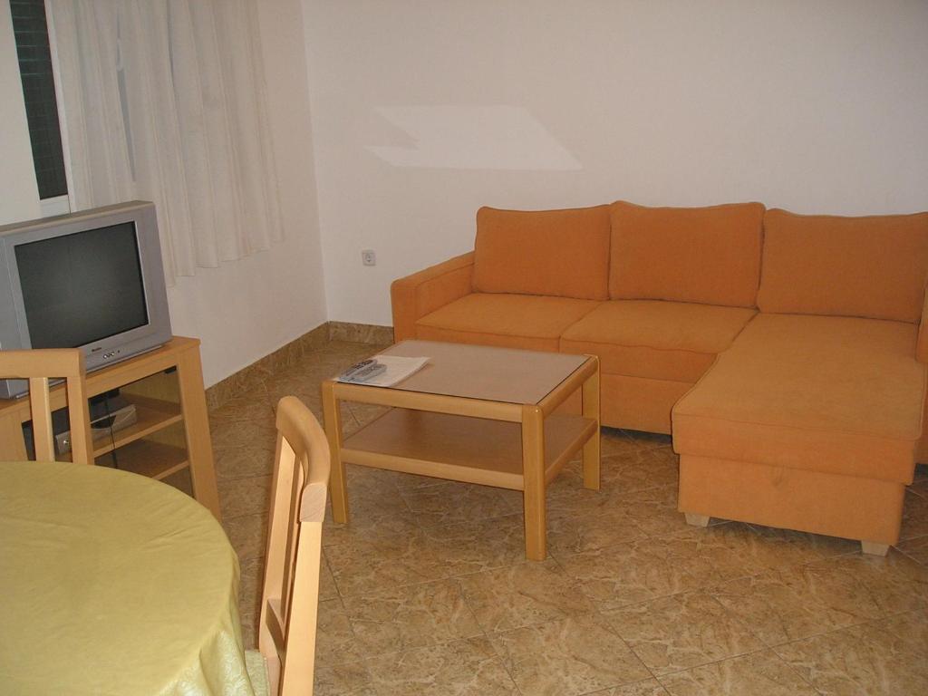 Apartments Luna Tisno Esterno foto